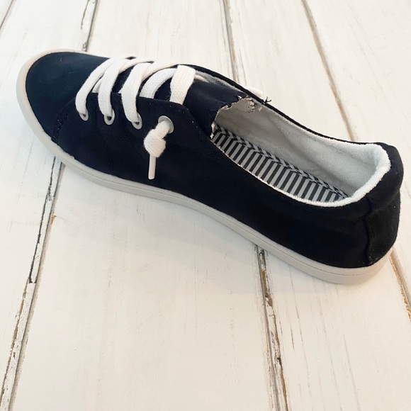 Women’s Canvas Slip on Sneakers New without box - Picture 4 of 5